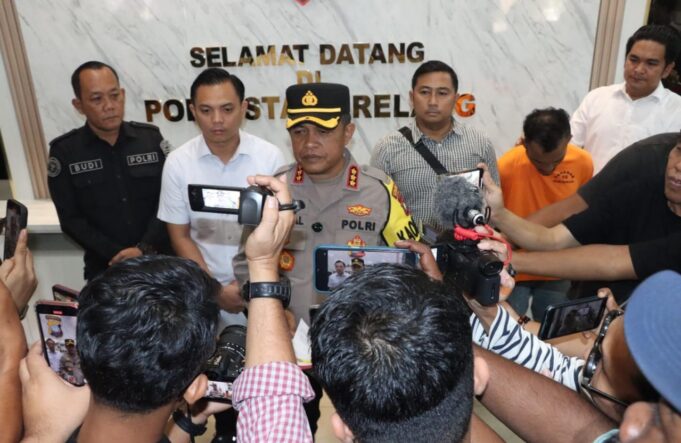Kapolresta Barelang Ungkap Kasus Penggelapan Sepeda Motor dalam Konferensi Pers