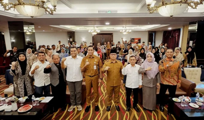 Buka Pelatihan Digital Marketing untuk UMKM Kepri, Wagub Wagub Nyanyang: Pemprov Siapkan Bantuan Pinjaman 40 juta Wakil Gubernur Kepulauan Riau, Nyanyang Haris Pratamura, menghadiri sekaligus membuka acara Pelatihan Digital Marketing bagi Pengusaha UMKM di Kings Hotel, Kota Batam, pada Senin pagi (28/04/2025).