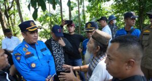 375 Personel Gabungan BP Batam – Tim Terpadu Tertibkan Bangunan Ilegal di Lokasi KEK Nongsa Badan Pengusahaan (BP) Batam bersama Tim Terpadu Pengawasan dan Penertiban Terhadap Bangunan Liar Kota Batam yang dipimpin oleh Kasubdit. Pengamanan Aset dan Obyek Vital BP Batam, Kombes Pol. S.A. Kurniawan menertibkan bangunan ilegal di lokasi rencana perluasan Kawasan Ekonomi Khusus (KEK) Nongsa pada Rabu (16/4/2025) pagi.