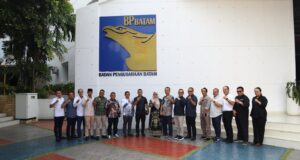 Komisi III DPR Aceh Pelajari Pengembangan KEK dan Pelabuhan di BP Batam Badan Pengusahaan Batam (BP Batam) yang diwakili oleh Anggota/Deputi Bidang Administrasi dan Keuangan, Alexander Zulkarnain menerima kunjungan rombongan Komisi III DPR Aceh