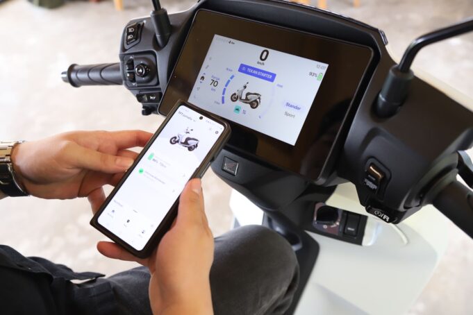 Honda CUV e: RoadSync Duo dengan Fitur Reverse Assist Honda CUV e: RoadSync Duo dengan Fitur Reverse Assist