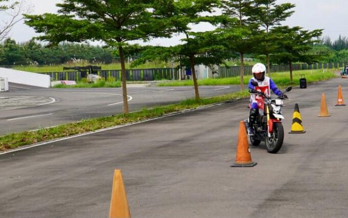 Tampil Gaya Saja Belum Cukup, Kenali Karakter Motor Biar Makin Aman Mengenal karakter motor baru itu penting banget, lho! Bukan cuma soal tampil gaya, tapi juga demi kenyamanan dan keselamatan di jalan.