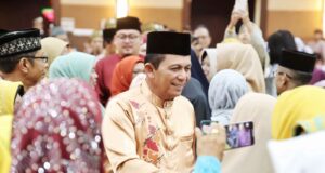 Gubernur Ansar Sambangi Warga Kepri di Rantau: Syawal Jadi Momentum Kebangkitan dan Kebersamaan Gubernur Kepulauan Riau, H. Ansar Ahmad, secara langsung menghadiri acara Halal Bi Halal Pemerintah Provinsi Kepulauan Riau Bersama Masyarakat Kepri di Pekanbaru, Provinsi Riau