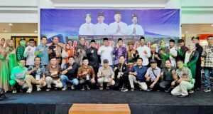 Wagub Nyanyang Hadiri Halalbihalal HKK Kota Batam, Ajak Rajut Kebersamaan Bangun Kepri Wakil Gubernur Kepulauan Riau, Nyanyang Haris Pratamura, menghadiri acara Halalbihalal Himpunan Keluarga Kerinci (HKK) Kota Sungai Penuh se-Kota Batam yang digelar di Mega Mall Batam Center, Minggu, (27/4).