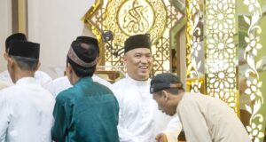 Wakil Gubernur Kepri Nyanyang Haris Pratamura Sholat Idul Fitri dan Gelar Open House Hari Pertama Lebaran di Kediamannya di Tiban Batam
