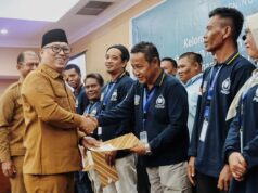 7 Pokmaswas DIkukuhkan Wagub Kepri Nyanyang Harris Wakil Gubernur Kepulauan Riau, Nyanyang Haris Pratamura, menghadiri sekaligus membuka secara resmi kegiatan Pelatihan dan Peningkatan Kapasitas Kelompok Masyarakat Pengawas (Pokmaswas)