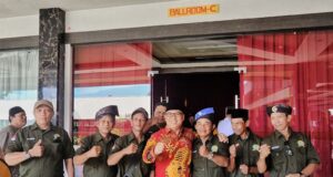 Wagub Nyanyang Lantik Pengurus Selingsing Kota Batam hingga Kecamatan Wakil Gubernur Kepulauan Riau Nyanyang Haris Pratamura menghadiri Pelantikan Pengurus Perkumpulan Senayang Lingga, Singkep (Selingsing) Kota Batam dan Kecamatan, yang dilaksanakan pada Minggu (25/5)