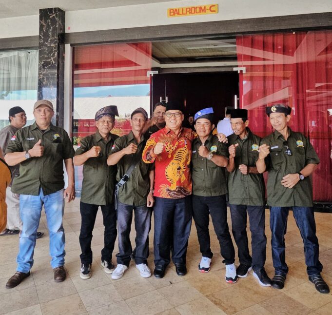 Wagub Nyanyang Lantik Pengurus Selingsing Kota Batam hingga Kecamatan Wakil Gubernur Kepulauan Riau Nyanyang Haris Pratamura menghadiri Pelantikan Pengurus Perkumpulan Senayang Lingga, Singkep (Selingsing) Kota Batam dan Kecamatan, yang dilaksanakan pada Minggu (25/5)