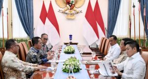 BP Batam Laporkan Langkah Strategis Percepatan Investasi ke Presiden Prabowo Kepala Badan Pengusahaan (BP) Batam, Amsakar Achmad, bersama jajaran melaporkan strategi percepatan investasi kepada Presiden Republik Indonesia, Prabowo Subianto, dalam audiensi resmi di Istana Kepresidenan Jakarta, Kamis (22/5/2025).