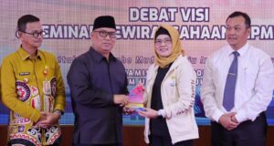 Wakil Gubernur Kepri Hadiri Musda HIPMI dan Seminar Kewirausahaan di Kampus UMRAH Wakil Gubernur Kepulauan Riau Nyanyang Haris Pratamura menghadiri Musyawarah Daerah (Musda) Himpunan Pengusaha Muda Indonesia (HIPMI) Kepulauan Riau sekaligus Seminar Kewirausahaan yang digelar di Aula Universitas Maritim Raja Ali Haji (UMRAH),