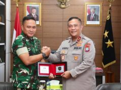 Kunjungan Pangdam Bukit Barisan ke Kapolda Kepri Asep Syafrudin, Sepakat Berantas Premanisme Kapolda Kepulauan Riau, Irjen Pol Asep Safrudin, S.I.K., M.H., (kanan) saat menerima kunjungan silaturahmi Pangdam I/Bukit Barisan, Mayjen TNI Rio Firdianto