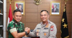 Kunjungan Pangdam Bukit Barisan ke Kapolda Kepri Asep Syafrudin, Sepakat Berantas Premanisme Kapolda Kepulauan Riau, Irjen Pol Asep Safrudin, S.I.K., M.H., (kanan) saat menerima kunjungan silaturahmi Pangdam I/Bukit Barisan, Mayjen TNI Rio Firdianto