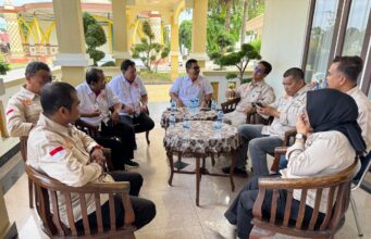 KONI Kabupaten Karimun Rencanakan Event Besar, Dukung Potensi Olahraga dan Pariwisata di Karimun Pengurus KONI Kabupaten Karimun menggelar rapat internal di rumah dinas Bupati Karimun, Iskandarsyah,