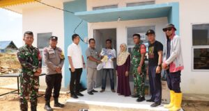 89 KK Warga Rempang Tempati Rumah Baru Tanjung Banun Badan Pengusahaan (BP) Batam memfasilitasi pergeseran terhadap 4 Kepala Keluarga (KK) terdampak pengembangan Rempang Eco City ke rumah baru di Tanjung Banun, Selasa (6/5/2025).
