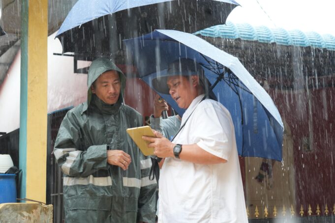 Anggota/Deputi Bidang Infrastruktur Tinjau Titik Longsor di Kec. Bengkong Anggota/Deputi Bidang Infrastruktur BP Batam, Mouris Limanto, meninjau 8 titik longsor di Kecamatan Bengkong, pada Kamis (8/5/2025)