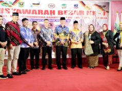 Paguyuban Rumah Gadang, Wadah Baru Persatuan Warga Sumbar di Kepri Semangat untuk Bersatu dan membangun silaturahmi perantau Minang di Provinsi Riau terwujud dengan berdirinya Keluarga Besar Rumah Gadang (KBRG) Kepri dalam Musyawarah Besar ke-1 di Pacific Palace Hotel, Batam, Minggu (11/05/2025).