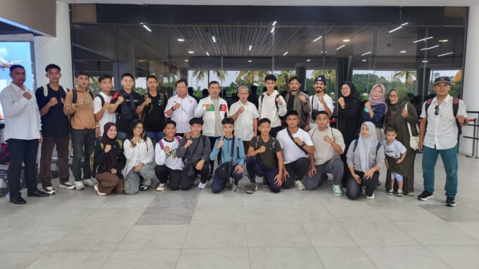 Ketua Umum KONI Kepri Lepas Kontingen FORKI Kepri dalam Kejurnas PB Forki III berlangsung di Pekanbaru