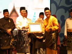 Kepala BP Batam Hadiri Pembukaan Kenduri Seni Melayu ke-26, Dorong Pelestarian Budaya dan Kearifan Lokal Kepala BP Batam, Amsakar Achmad, menghadiri pembukaan kegiatan Kenduri Seni Melayu (KSM) ke-26 yang berlangsung di kawasan Harbour Bay, Kota Batam, Sabtu (17/5/2025).
