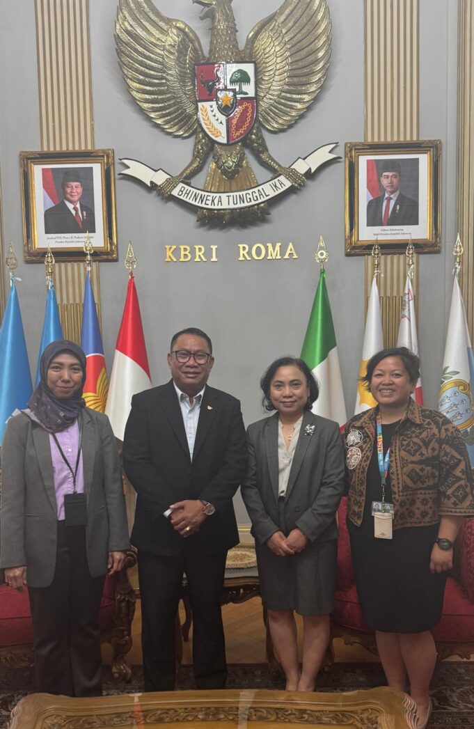 Fary Djemy Francis Temui Adm KBRI Roma, Bahas Peluang Investasi dan Rencana Pengembangan Batam Deputi Bidang Investasi dan Pengusahaan Badan Pengusahaan (BP) Batam, Fary Djemy Francis, melakukan kunjungan kerja ke Kedutaan Besar Republik Indonesia (KBRI) di Roma, Italia