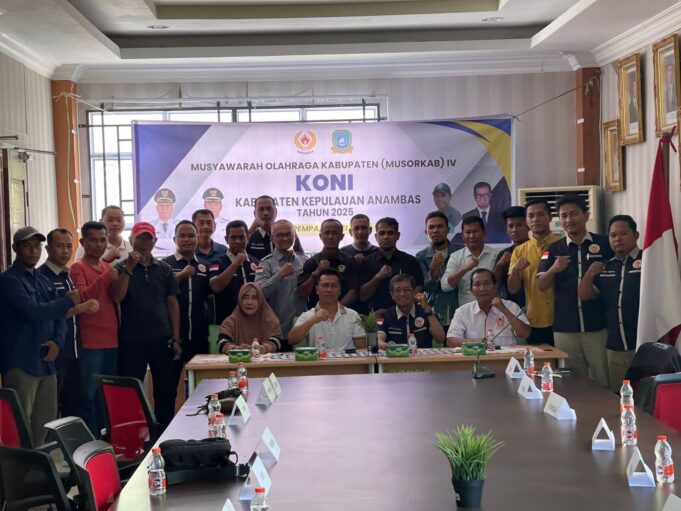 Muslim Usung Semangat Pembaruan, KONI Anambas Siap Naik Kelas Muslim resmi pimpin KONI Kab. Anambas periode 2025-2029. Hadir Bupati Anambas, Aneng beserta jajaran. Foto: Istimewa