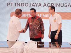 Gubernur Ansar Resmikan Fasilitas JAPFA di Bintan, Dorong Ketahanan Pangan dan Kemitraan Peternak Lokal Gubernur Ansar bersama Chief Operating Officer Poultry Indonesia JAPFA, Arif Widjaja.