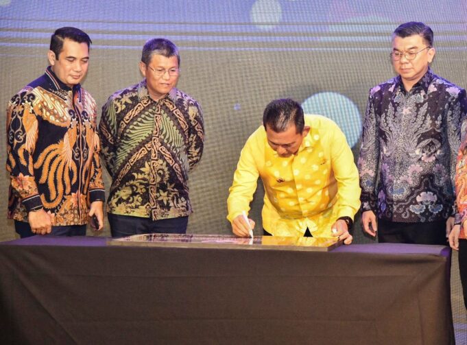 Hotel Grand Mercure Batam Centre Diresmikan Gubernur Ansar, Siap Topang Sektor Pariwisata Gubernur Kepulauan Riau H. Ansar Ahmad, meresmikan Hotel Grand Mercure Batam Center (GMBC) di Kota Batam, Minggu (25/5).