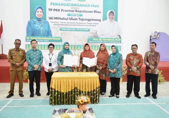 Sosialisasi Pendataan Keluarga Cinta Statistik, TP-PKK Kepri Gandeng IAI-MU