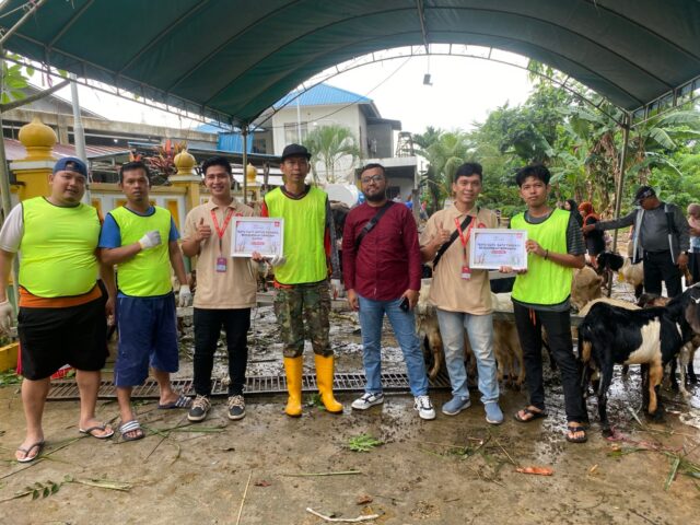 Dalam semangat kepedulian sosial dan kebersamaan di Hari Raya Idul Adha 1446 H, PT Capella Dinamik Nusantara (Capella Honda) wilayah Kepulauan Riau turut ambil bagian dalam kegiatan qurban yang dilaksanakan di Masjid Quba, Batam Center. Dalam semangat kepedulian sosial dan kebersamaan di Hari Raya Idul Adha 1446 H, PT Capella Dinamik Nusantara (Capella Honda) wilayah Kepulauan Riau turut ambil bagian dalam kegiatan qurban yang dilaksanakan di Masjid Quba, Batam Center.