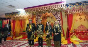 Kepala dan Wakil Kepala BP Batam Resmi Ditabalkan Gelar Adat oleh LAM Kepri Kota Batam