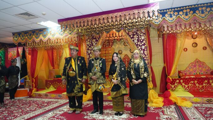 Kepala dan Wakil Kepala BP Batam Resmi Ditabalkan Gelar Adat oleh LAM Kepri Kota Batam