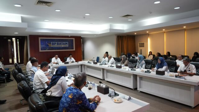 Badan Pengusahaan Batam (BP Batam) dan Badan Pusat Statistik (BPS) Provinsi Kepri menyampaikan data tersebut dalam rapat koordinasi yang berlangsung di Gedung Marketing Centre BP Batam, Selasa (17/6/2025). Badan Pengusahaan Batam (BP Batam) dan Badan Pusat Statistik (BPS) Provinsi Kepri menyampaikan data tersebut dalam rapat koordinasi yang berlangsung di Gedung Marketing Centre BP Batam, Selasa (17/6/2025).