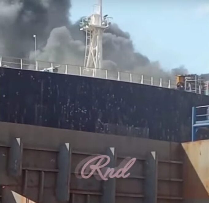 Kapal Tanker Terbakar Saat Docking di Batam, Lima Pekerja Tewas