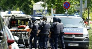 Tragedi Berdarah di SMA, 10 Siswa Tewas Tertembak, Pelaku Bunuh Diri