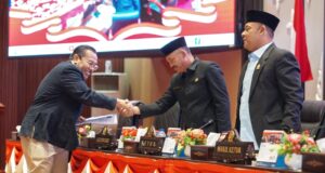 Sekda Kepri dan Ketua DPRD Keepri Hadiri Paripurna Pandum Ranperda RPJMD 2025-2029