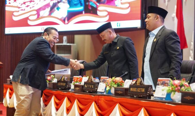 Sekda Kepri dan Ketua DPRD Keepri Hadiri Paripurna Pandum Ranperda RPJMD 2025-2029