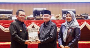 Gubernur Ansar Serahkan Ranperda RPJMD 2025–2029, Tegaskan Komitmen Pembangunan Maju, Makmur dan Merata