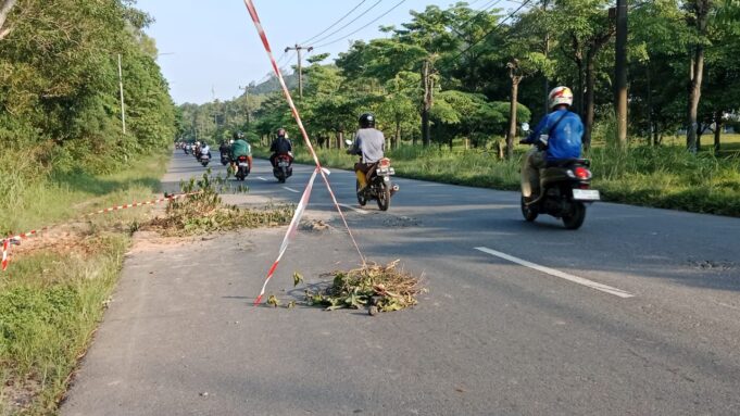 Lubang Jalan di Jalur Padat Batamindo Kian Membesar, Diduga Akibat Pipa Bocor