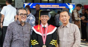 Amsakar Achmad Raih Gelar Doktor Ilmu Pemerintahan di IPDN : Berikan Kontribusi Terbaik Bagi Batam