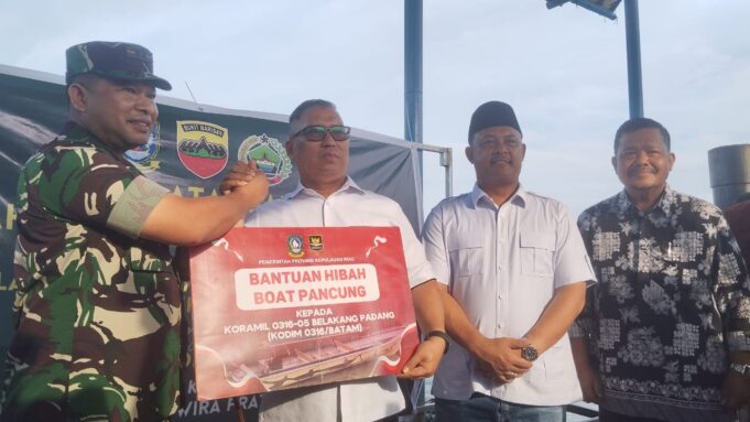 Iman Sutiawan Kawal Aspirasi Warga Belakangpadang, Boat Pancung Diserahkan untuk Koramil