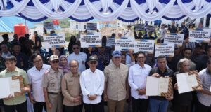 Harapan Baru di Tanjung Banon, 162 KK Terdampak Proyek Rempang Eco-City Terima SHM