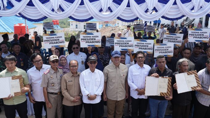 Harapan Baru di Tanjung Banon, 162 KK Terdampak Proyek Rempang Eco-City Terima SHM