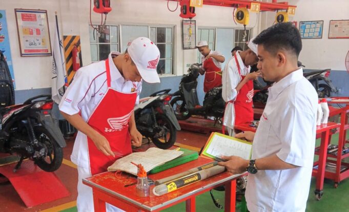 Capella Honda Kepri Dampingi Uji Kompetensi Keahlian SMKN 3 Batam, Cetak Lulusan Siap Kerja di Industri Otomotif