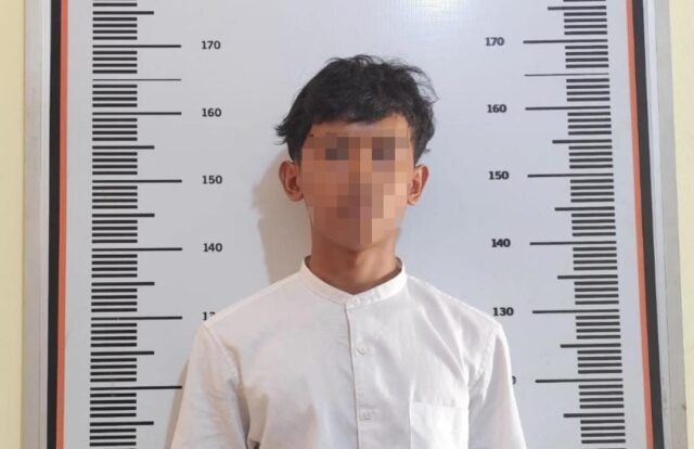Tersangka pencabulan berinisial S.