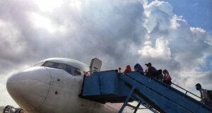 Wagub Nyanyang Harris Pratamura Minta DPD RI Tambah Rute Kawasan Perbatasan Batam, Keprisatu.com - Wagub Nyanyang Haris Pratamura, meminta Komite II DPD RI untuk menambah rute penerbangan di kawasan perbatasan Kepri. Menurutnya, transportasi udara menjadi kebutuhan vital bagi masyarakat