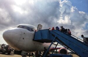 Wagub Nyanyang Harris Pratamura Minta DPD RI Tambah Rute Kawasan Perbatasan Batam, Keprisatu.com - Wagub Nyanyang Haris Pratamura, meminta Komite II DPD RI untuk menambah rute penerbangan di kawasan perbatasan Kepri. Menurutnya, transportasi udara menjadi kebutuhan vital bagi masyarakat