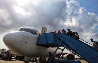 Wagub Nyanyang Harris Pratamura Minta DPD RI Tambah Rute Kawasan Perbatasan Batam, Keprisatu.com - Wagub Nyanyang Haris Pratamura, meminta Komite II DPD RI untuk menambah rute penerbangan di kawasan perbatasan Kepri. Menurutnya, transportasi udara menjadi kebutuhan vital bagi masyarakat