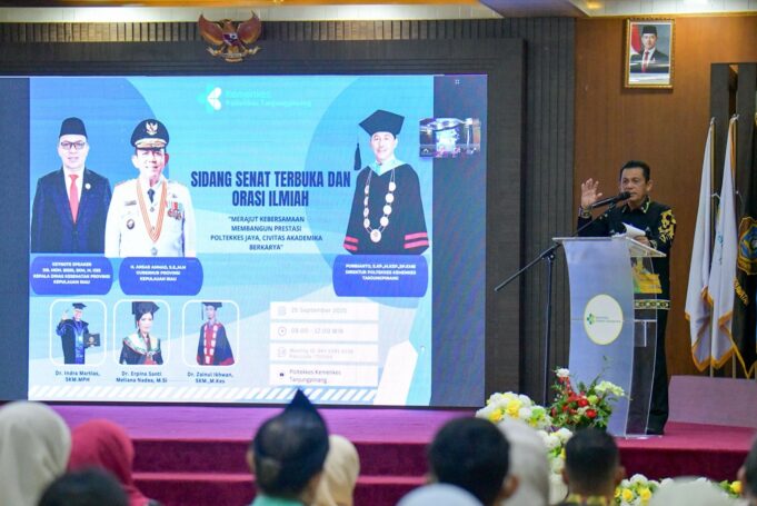 Dies Natalis ke-14, Poltekkes Kemenkes Tanjungpinang Cetak Tenaga Kesehatan Profesional Gubernur Kepulauan Riau, Ansar Ahmad, menegaskan bahwa Poltekkes Kemenkes Tanjungpinang memiliki peran vital sebagai senjata utama dalam menghadapi perubahan zaman yang semakin kompleks dan cepat.