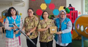 PLN Batam Rayakan Hari Pelanggan Nasional 2025 dengan Kunjungan dan Apresiasi Pelanggan PT PLN Batam melalui Unit Pelaksana Pelayanan Pelanggan (UP3) melakukan kunjungan langsung ke pelanggan yang tersebar di berbagai wilayah.