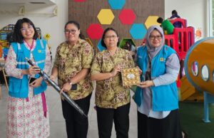 PLN Batam Rayakan Hari Pelanggan Nasional 2025 dengan Kunjungan dan Apresiasi Pelanggan PT PLN Batam melalui Unit Pelaksana Pelayanan Pelanggan (UP3) melakukan kunjungan langsung ke pelanggan yang tersebar di berbagai wilayah.