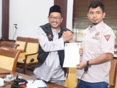 Saatnya Pemerintah Hadirkan Platform Transportasi Online Buatan Negeri Sendiri Anggota DPRD Kota Batam sekaligus Sekretaris Komisi I, menyatakan dukungan penuh terhadap usulan Komunitas Andalan Driver Online (KOMANDO) yang mendesak agar pemerintah pusat memiliki dan mengelola aplikasi transportasi online nasional.